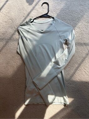 lululemon athletica Light Sage Long-Sleeve Performance Tee
